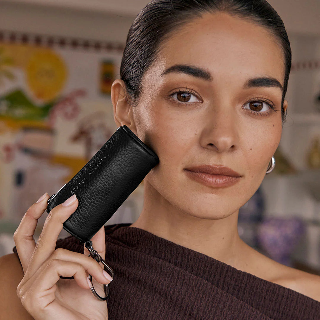 Status Anxiety Escape - Black