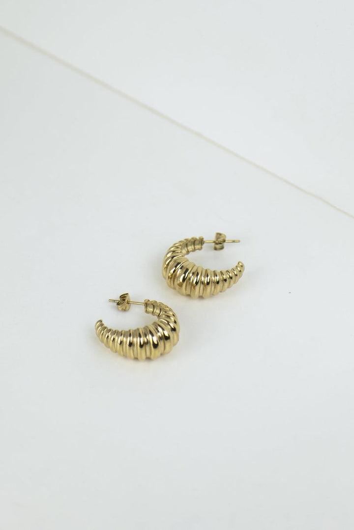 Honey Thick Ribbed Open Hoops - Gold