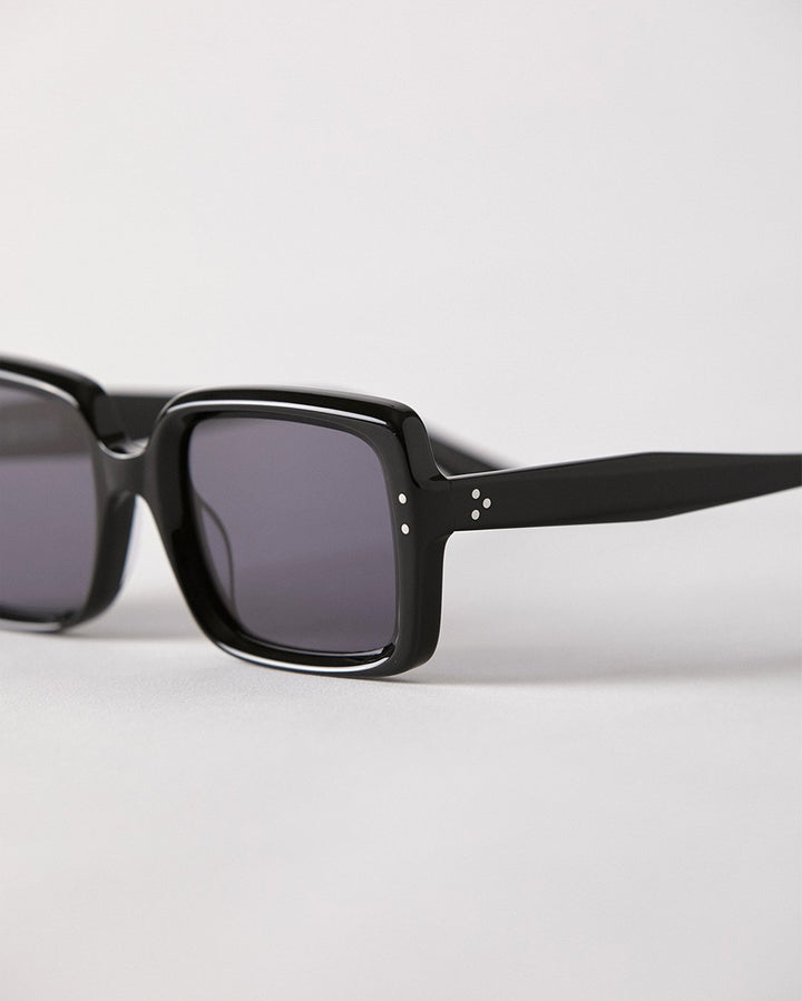 Lou - Black Polished/Black