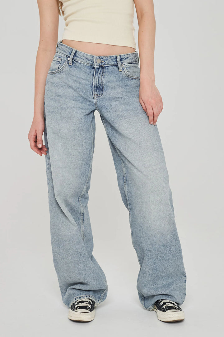 Dr Denim Hill Low Rise Jean - Drift Light Blue