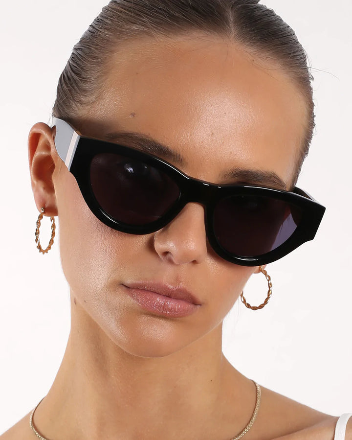 The Carla - Black Jet