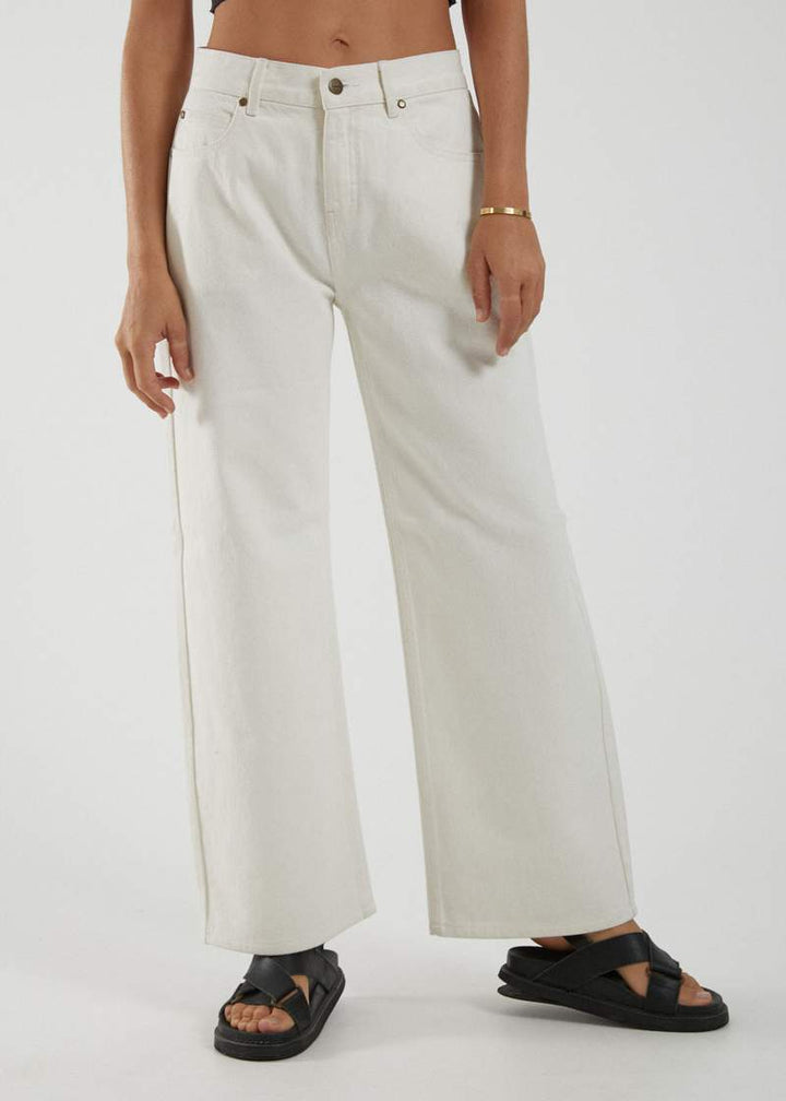 Kendall Low Rise Relaxed Fit Jean - Off White