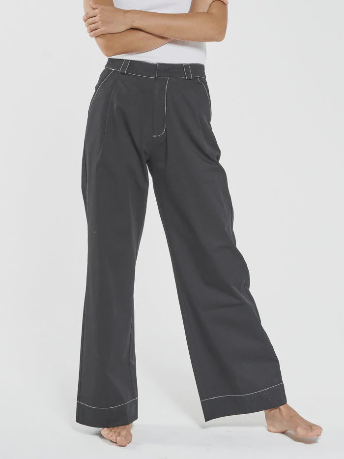 Artist Contrast Pleated Chino Pant - Black