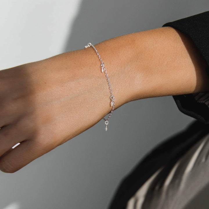 Prim Freshwater Pearl Bracelet Medium- Silver