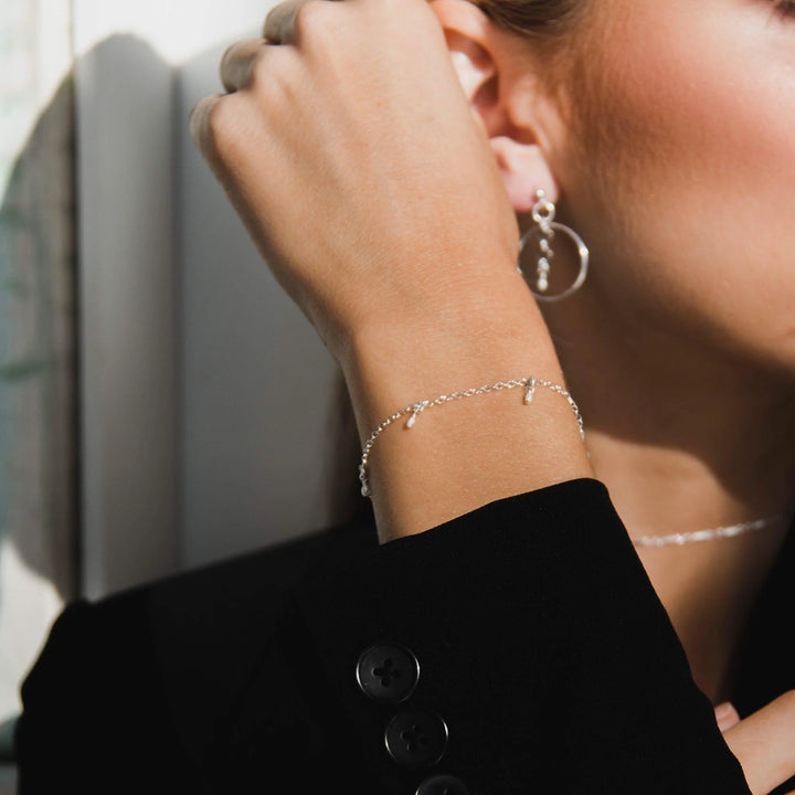 Prim Freshwater Pearl Bracelet Medium- Silver