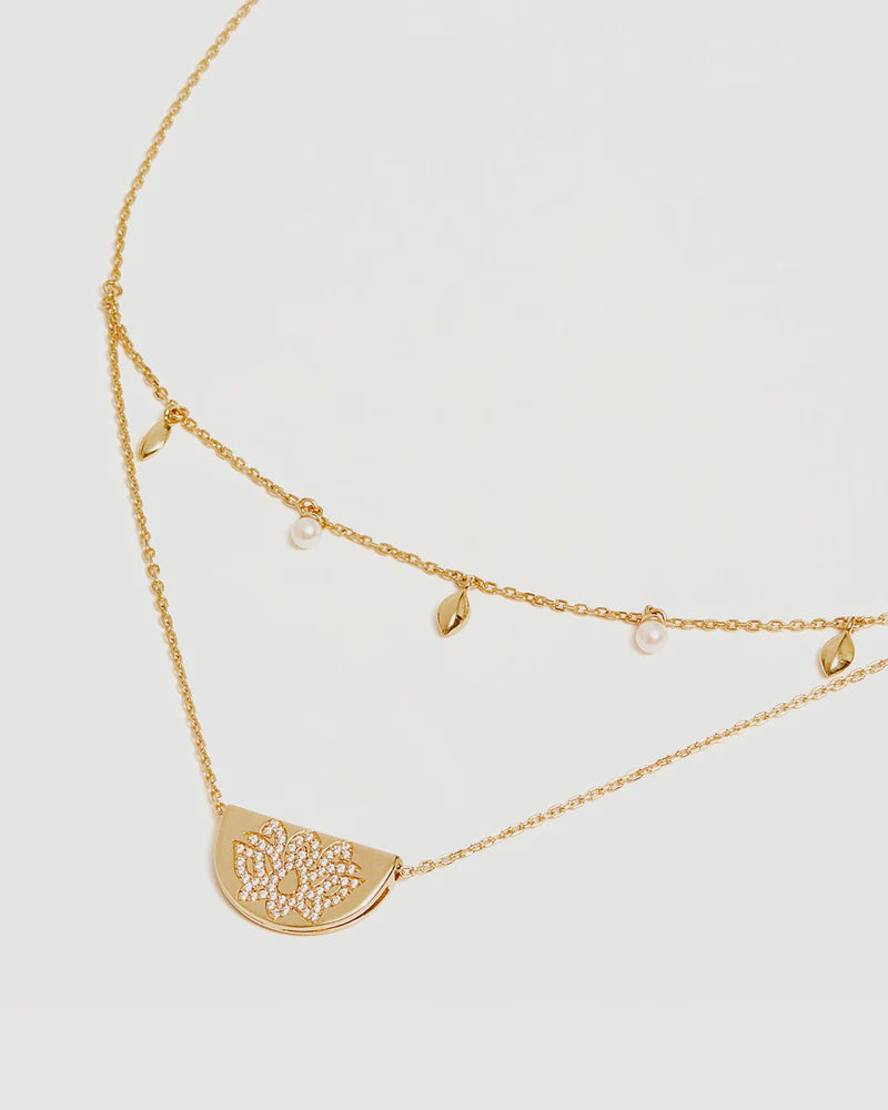 By Charlotte Live In Peace Lotus Necklace - 18k Gold Vermeil